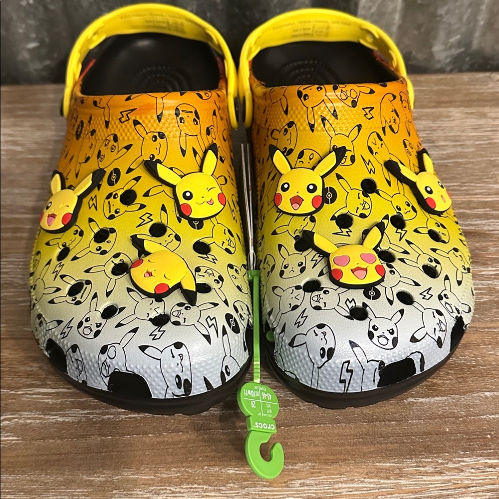 NWT CROCS X Pokemon Pikachu Classic Clog w/ Jibbitz Mens Size 11 - Picture 2 of 4